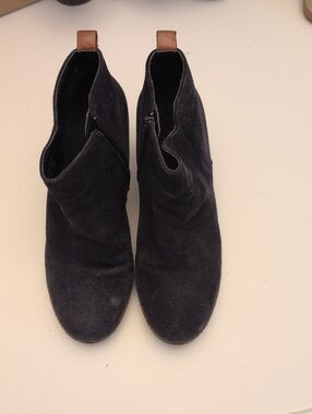 Gabor Dark Navy/Black Suede Boots Heel is 2.5" - Size 6